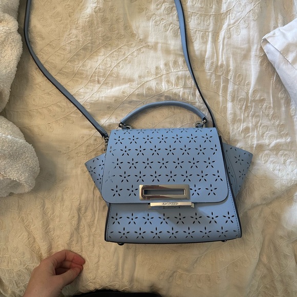 EARTHA CHAIN LEATHER CROSSBODY IN SKYWAY - Picture 2 of 5